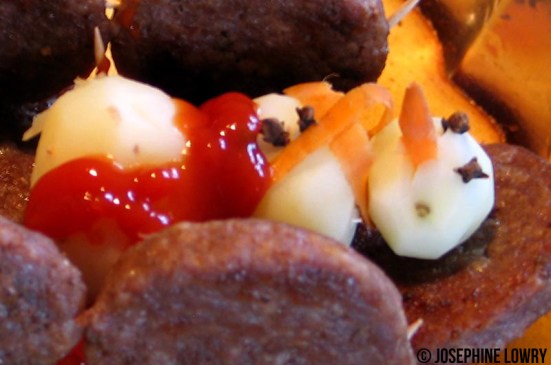 Thumpity thump thump! Look at Frosty go ...